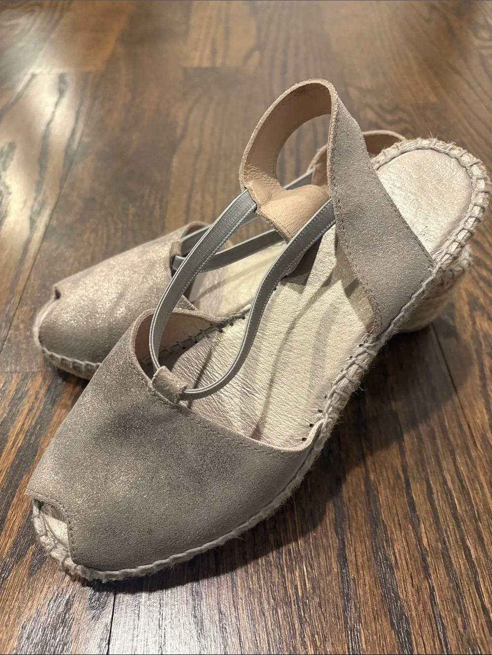 Andre Assous comfortable silver